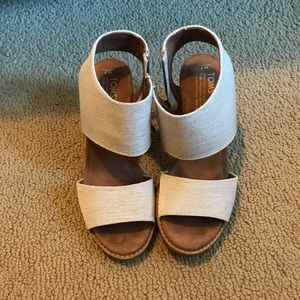 TOMS wedges